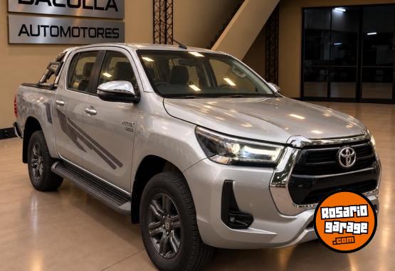 Camionetas - Toyota HILUX SRV 4x4 2021 Diesel 67000Km - En Venta