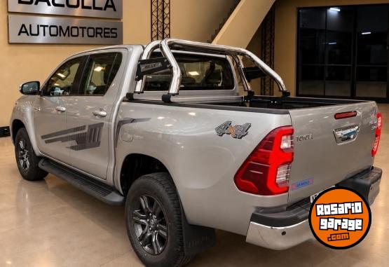 Camionetas - Toyota HILUX SRV 4x4 2021 Diesel 67000Km - En Venta