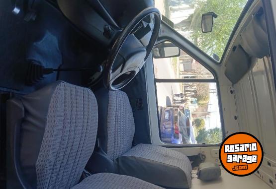 Utilitarios - Renault Trafic 1997 GNC 250000Km - En Venta