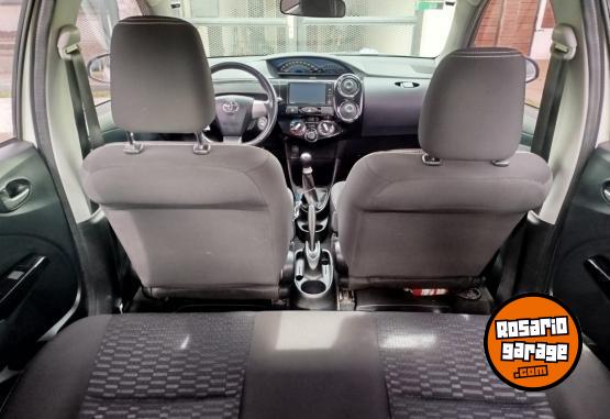 Autos - Toyota ETIOS CROSS 2014 Nafta 122000Km - En Venta
