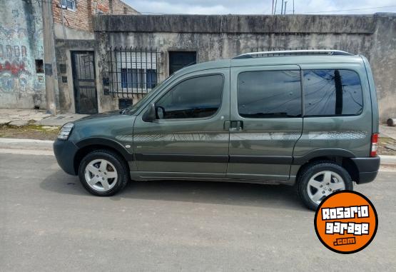 Utilitarios - Peugeot Partner patagonica 2015 Diesel 113500Km - En Venta