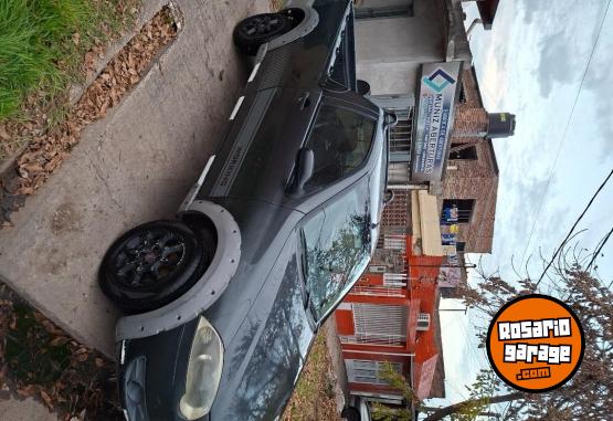 Utilitarios - Fiat Strada 2010 Nafta 280000Km - En Venta
