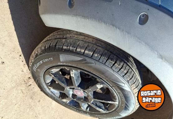 Utilitarios - Fiat Strada 2010 Nafta 280000Km - En Venta
