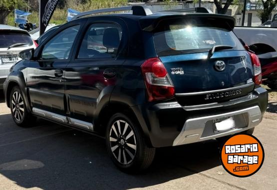 Autos - Toyota Etios cross 2014 Nafta - En Venta