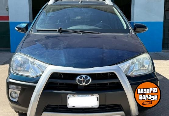Autos - Toyota Etios cross 2014 Nafta - En Venta