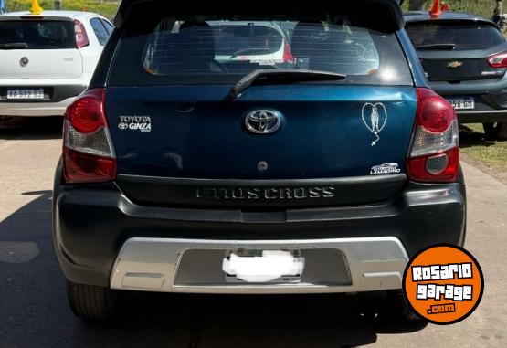 Autos - Toyota Etios cross 2014 Nafta - En Venta