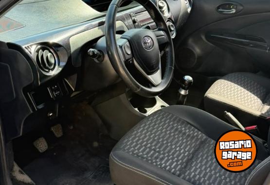 Autos - Toyota Etios cross 2014 Nafta - En Venta