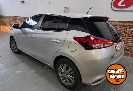 Autos - Toyota Yaris 2021 Nafta 80000Km - En Venta