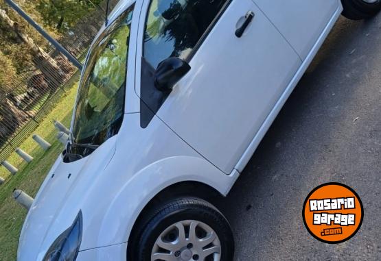 Autos - Ford Fiesta ambiente línea nue 2012 Nafta 125000Km - En Venta