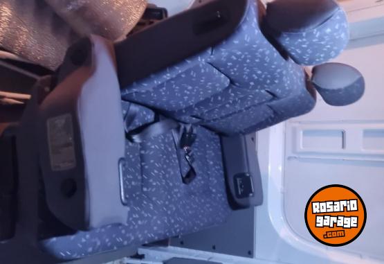 Utilitarios - Mercedes Benz Sprinter 2015 Diesel 417000Km - En Venta