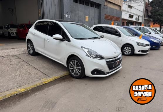 Autos - Peugeot 208 2019 Nafta 57000Km - En Venta