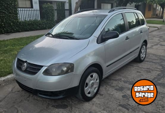 Autos - Volkswagen Suran confortline 2009 Nafta 200000Km - En Venta