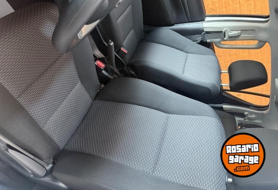 Camionetas - Toyota HILUX DX 4x4 2023 Diesel 56000Km - En Venta
