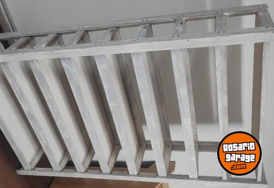 Hogar - Estantería de madera maciza pintada Chalk Paint y barnizada. - En Venta