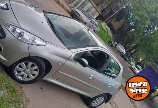 Autos - Peugeot 207 2011 Nafta 183000Km - En Venta