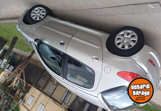 Autos - Peugeot 207 2011 Nafta 183000Km - En Venta