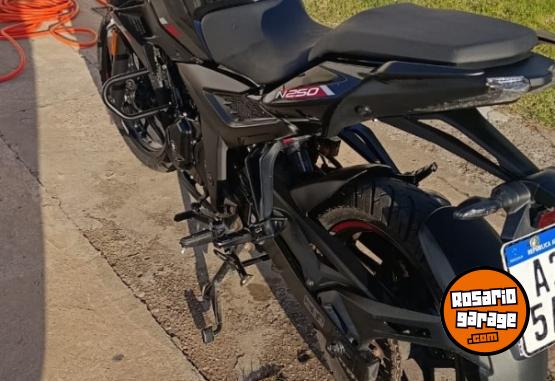 Motos - Bajaj N 250 2024 Nafta 5700Km - En Venta