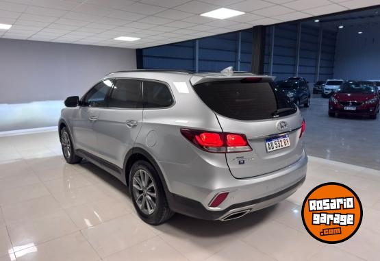 Camionetas - Hyundai GRAND SANTA FE 2019 Diesel 120000Km - En Venta