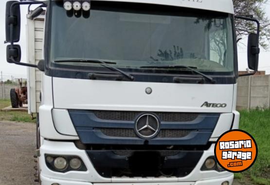 Camiones y Gr�as - Atego 2012 - En Venta