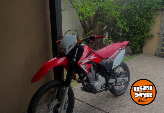 Motos - Honda XR 250 2017 Nafta 22700Km - En Venta