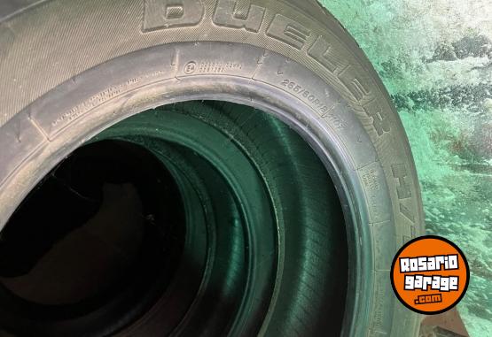 Accesorios para Autos - Neumáticos 225/45/17 y 265/60/18 - En Venta