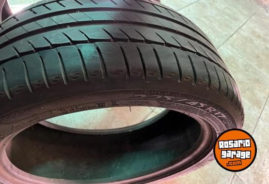 Accesorios para Autos - Neumáticos 225/45/17 y 265/60/18 - En Venta