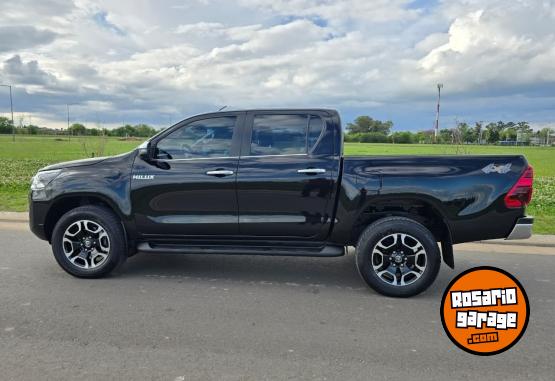Camionetas - Toyota hilux 2023 Diesel 30700Km - En Venta