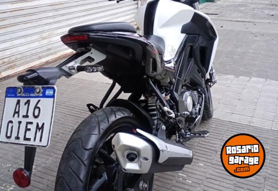 Motos - Benelli 180s 2022 Nafta 16500Km - En Venta
