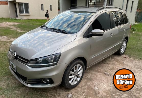 Autos - Volkswagen Suran Highline 2015 Nafta 175000Km - En Venta