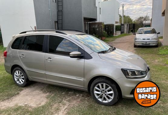 Autos - Volkswagen Suran Highline 2015 Nafta 175000Km - En Venta