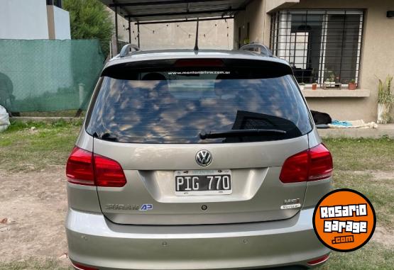 Autos - Volkswagen Suran Highline 2015 Nafta 175000Km - En Venta