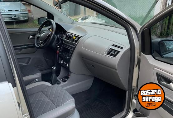 Autos - Volkswagen Suran Highline 2015 Nafta 175000Km - En Venta