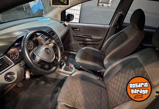 Autos - Volkswagen Suran Highline 2015 Nafta 175000Km - En Venta