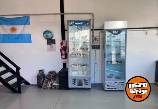 Otros - Vendo Fondo de Comercio Carnicería equipada en Funes, a 1 cuadra de Ruta 9 - En Venta