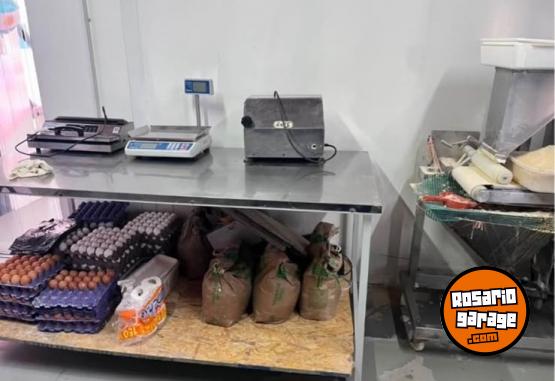 Otros - Vendo Fondo de Comercio Carnicería equipada en Funes, a 1 cuadra de Ruta 9 - En Venta