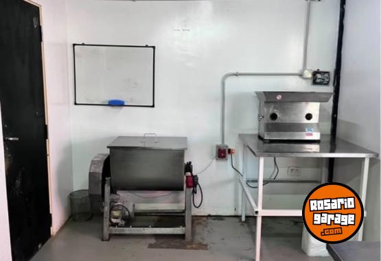 Otros - Vendo Fondo de Comercio Carnicería equipada en Funes, a 1 cuadra de Ruta 9 - En Venta