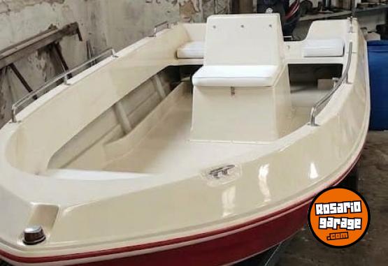 Embarcaciones - Lancha Delf�n Nativo con motor - En Venta