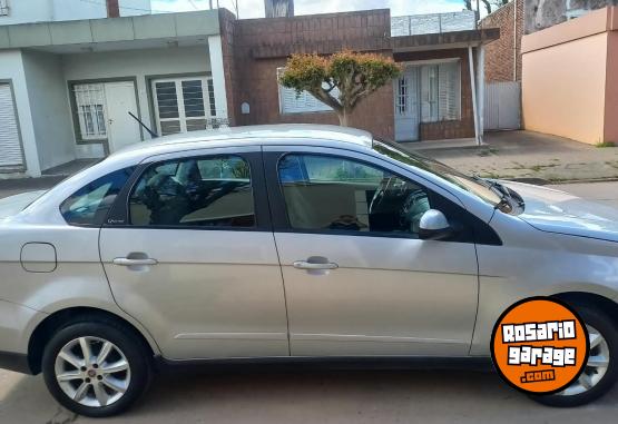 Autos - Fiat Grand Siena 1.4 2013 Nafta 85600Km - En Venta