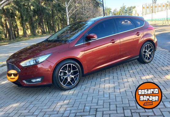 Autos - Ford Focus Titanium 2017 Nafta 117000Km - En Venta