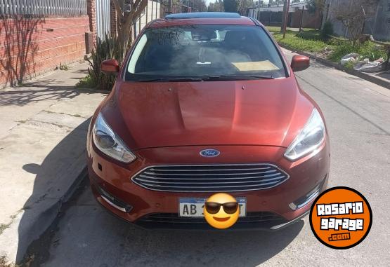 Autos - Ford Focus Titanium 2017 Nafta 117000Km - En Venta
