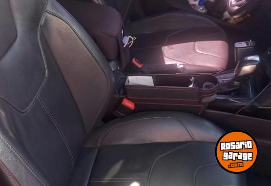 Autos - Ford Focus Titanium 2017 Nafta 117000Km - En Venta