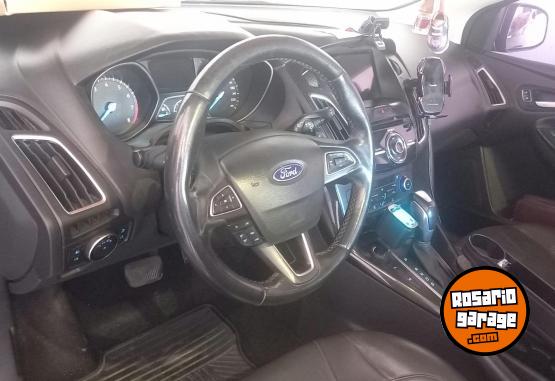 Autos - Ford Focus Titanium 2017 Nafta 117000Km - En Venta