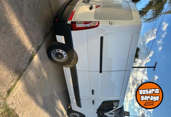 Utilitarios - Renault Máster furgón 2015 Diesel 293400Km - En Venta