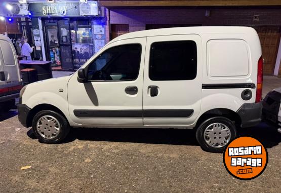 Utilitarios - Renault Kangoo 2017 Nafta 215000Km - En Venta