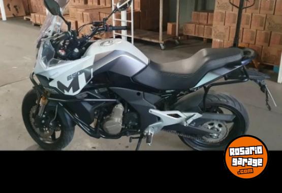 Motos - CF MT 650 2024 Nafta 5000Km - En Venta