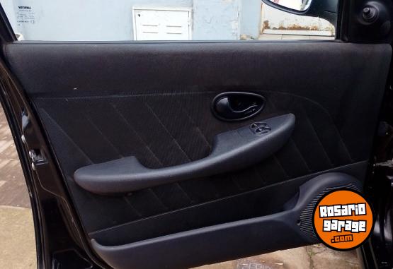 Autos - Fiat Siena 2009 Nafta 370000Km - En Venta
