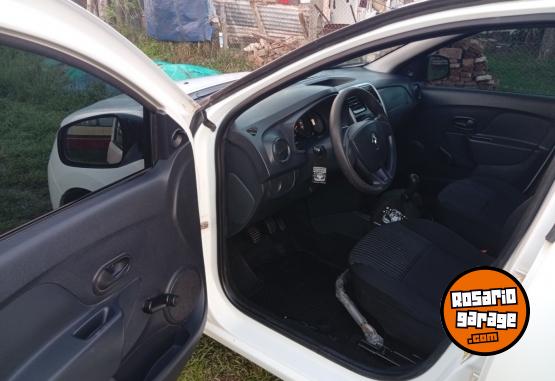 Autos - Renault Logan authentic 2018 Nafta 74000Km - En Venta
