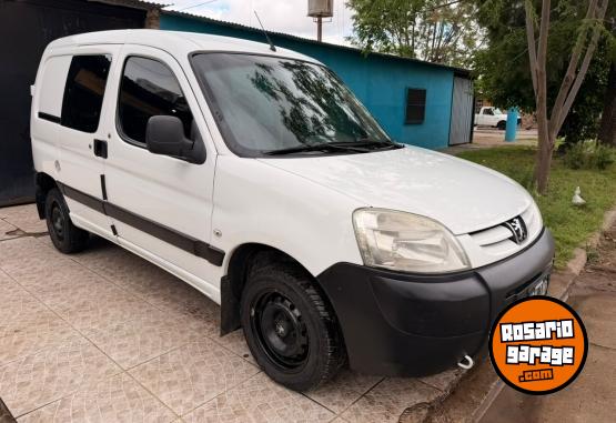 Utilitarios - Peugeot Partner 2011 Nafta 230000Km - En Venta