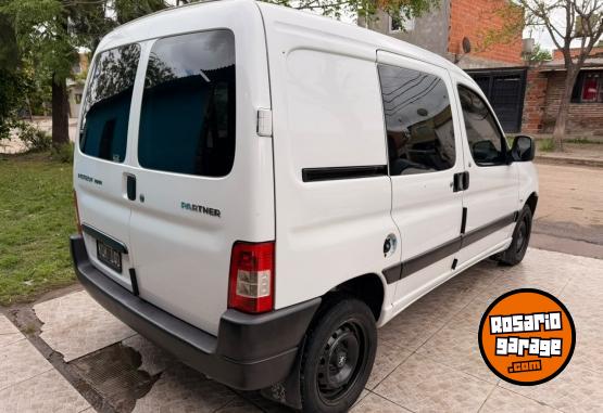 Utilitarios - Peugeot Partner 2011 Nafta 230000Km - En Venta