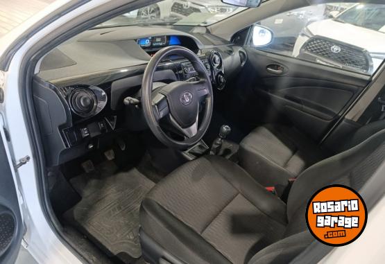 Autos - Toyota ETIOS X MT 5P 2023 Nafta 86771Km - En Venta
